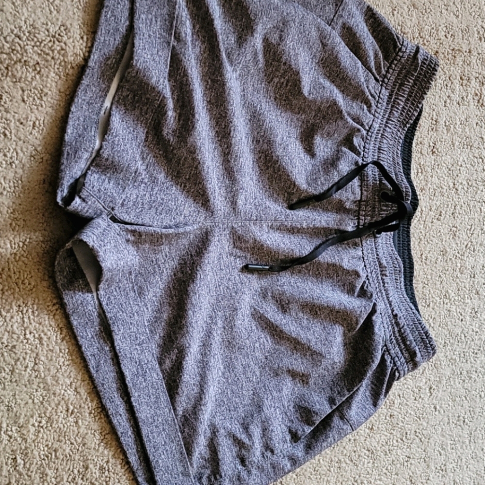 LULULEMON Spring Break Away Shorts Size 4